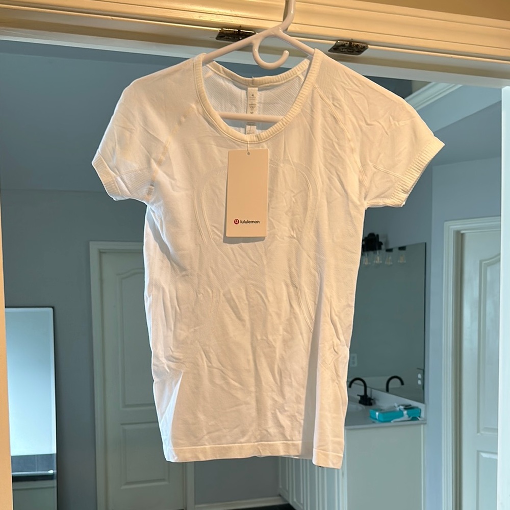 lululemon athletica White Short Sleeve Tee